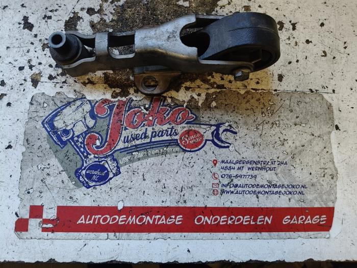 Gebruikte Motorsteun Volvo C70 (MC) 2.0 D3 20V Prijs op aanvraag aangeboden door Autodemontage Joko B.V.