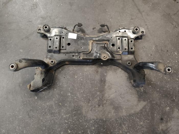Gebruikte Subframe Volvo C70 (MC) 2.0 D3 20V Prijs op aanvraag aangeboden door Autodemontage Joko B.V.