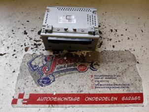 Gebruikte Radio CD Speler Ford Fiesta 6 (JA8) 1.0 SCI 12V 80 Prijs op aanvraag aangeboden door Autodemontage Joko B.V.