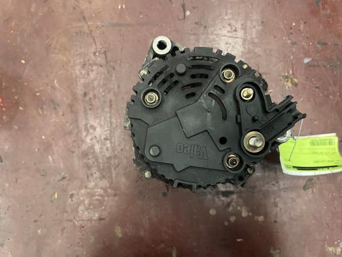 Gebruikte Dynamo Opel Omega B (25/26/27) 2.5 TD Prijs op aanvraag aangeboden door Autodemontage Joko B.V.