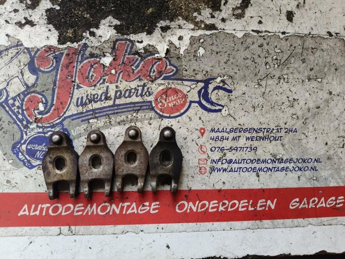 Gebruikte Verstuiver (diesel) Ford Transit Connect 1.8 Tddi Prijs op aanvraag aangeboden door Autodemontage Joko B.V.