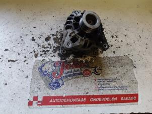 Gebruikte Dynamo Renault Twingo II (CN) 1.2 16V Prijs op aanvraag aangeboden door Autodemontage Joko B.V.