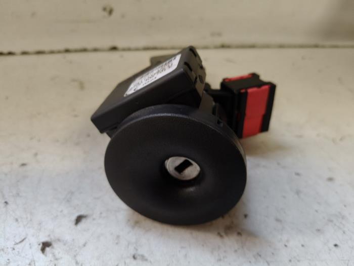 Computer Body Control van een Renault Twingo II (CN) 1.2 16V 2010