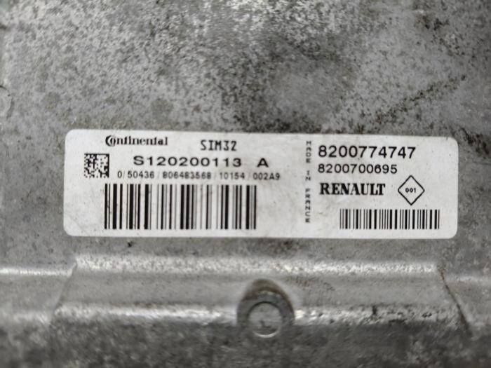 Computer Body Control van een Renault Twingo II (CN) 1.2 16V 2010