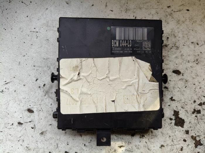 Computer Body Control van een Renault Twingo II (CN) 1.2 16V 2010