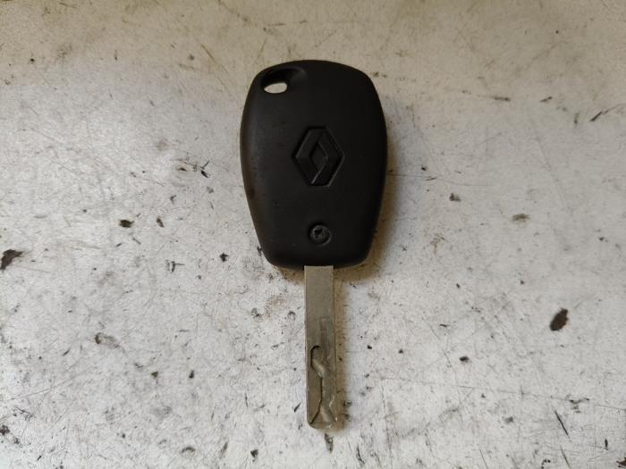 Computer Body Control van een Renault Twingo II (CN) 1.2 16V 2010