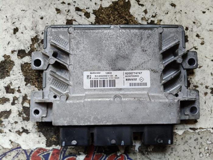 Computer Body Control van een Renault Twingo II (CN) 1.2 16V 2010