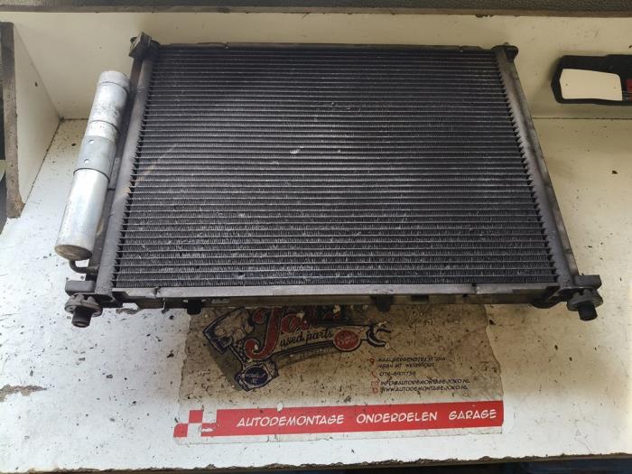 Gebruikte Radiateur Renault Twingo II (CN) 1.2 16V Prijs op aanvraag aangeboden door Autodemontage Joko B.V.