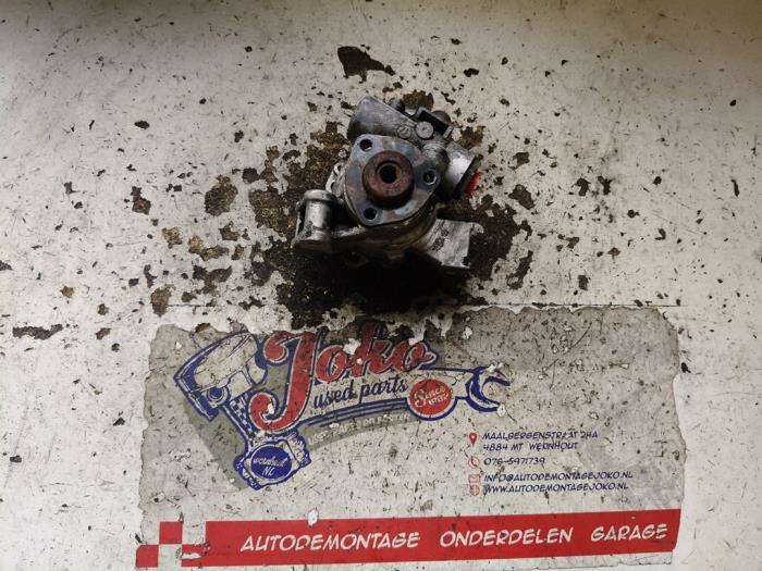 Gebruikte Pomp Servo Mercedes C (W203) 2.2 C-220 CDI 16V Prijs op aanvraag aangeboden door Autodemontage Joko B.V.
