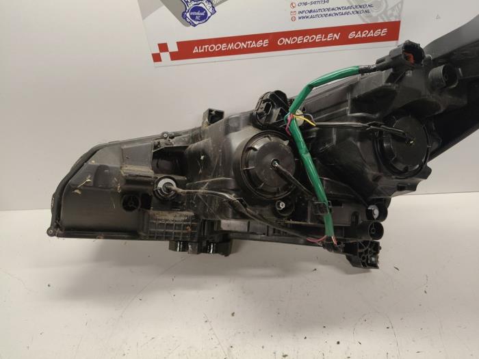 Koplamp rechts van een Nissan Leaf (ZE1) 39/40kWh 2017