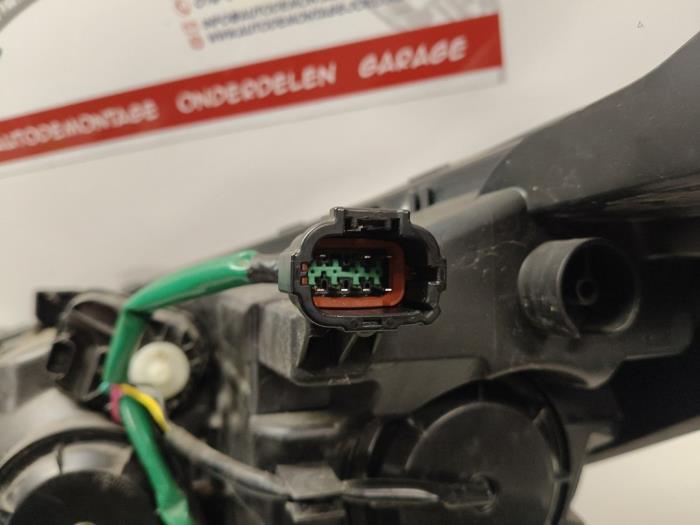 Koplamp rechts van een Nissan Leaf (ZE1) 39/40kWh 2017