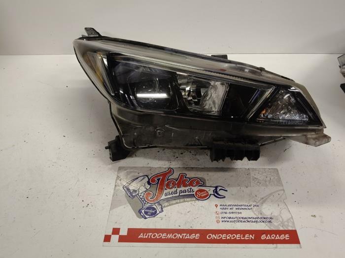 Koplamp rechts van een Nissan Leaf (ZE1) 39/40kWh 2017