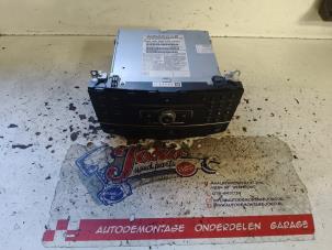 Gebruikte Radio CD Speler Mercedes C Estate (S204) 2.2 C-200 CDI 16V . Prijs op aanvraag aangeboden door Autodemontage Joko B.V.