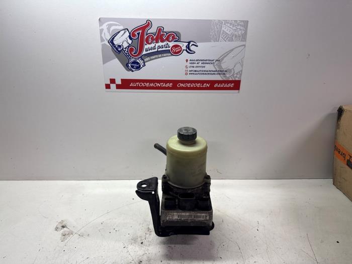 Gebruikte Pomp Servo Volkswagen Polo IV (9N1/2/3) 1.9 SDI Prijs op aanvraag aangeboden door Autodemontage Joko B.V.