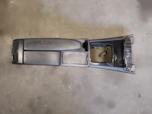 Gebruikte Middenconsoles Mercedes C Estate (S204) 2.2 C-200 CDI 16V . Prijs op aanvraag aangeboden door Autodemontage Joko B.V.