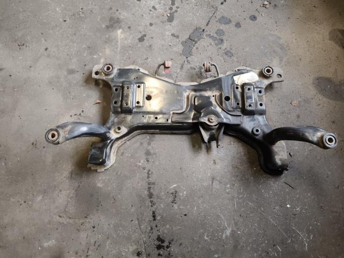 Gebruikte Subframe Volvo C30 (EK/MK) 1.6 D 16V Prijs op aanvraag aangeboden door Autodemontage Joko B.V.