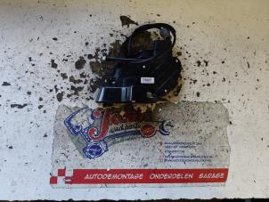 Gebruikte Slotmechaniek Portier 2Deurs rechts Volvo C30 (EK/MK) 1.6 D 16V Prijs op aanvraag aangeboden door Autodemontage Joko B.V.