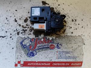 Gebruikte Motor electrisch raam Volvo C30 (EK/MK) 1.6 D 16V Prijs op aanvraag aangeboden door Autodemontage Joko B.V.