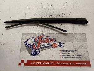 Gebruikte Ruitenwisserarm achter Volvo C30 (EK/MK) 1.6 D 16V Prijs op aanvraag aangeboden door Autodemontage Joko B.V.