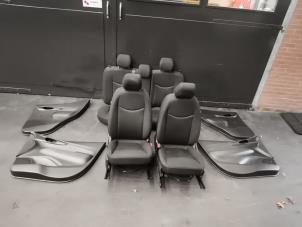Gebruikte Bekleding Set (compleet) Opel Karl 1.0 12V Prijs op aanvraag aangeboden door Autodemontage Joko B.V.