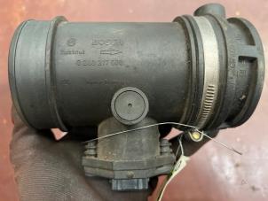 Gebruikte Luchtmassameter Opel Omega B (25/26/27) 3.0i V6 24V Prijs op aanvraag aangeboden door Autodemontage Joko B.V.