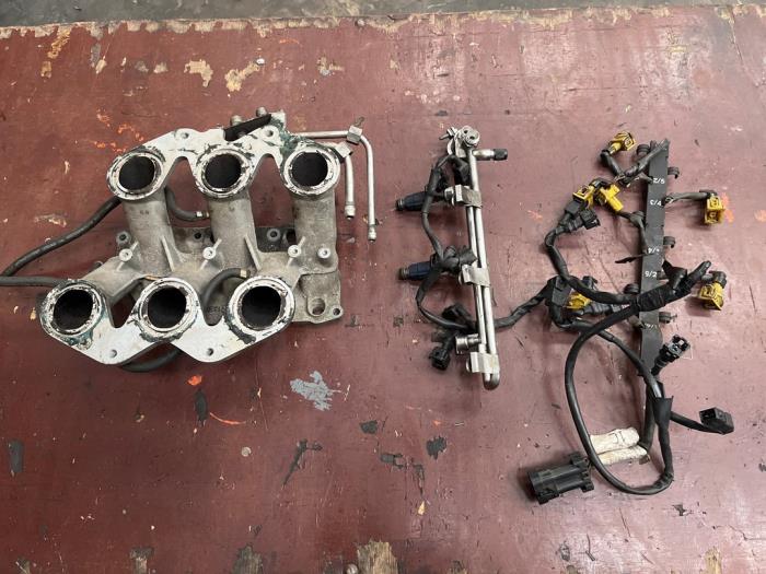 Gebruikte Inlaatspruitstuk Opel Omega B (25/26/27) 3.0i V6 24V Prijs op aanvraag aangeboden door Autodemontage Joko B.V.