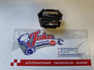 Gebruikte Achterklep Handgreep Seat Leon (5FB) 1.4 TSI 16V Prijs op aanvraag aangeboden door Autodemontage Joko B.V.