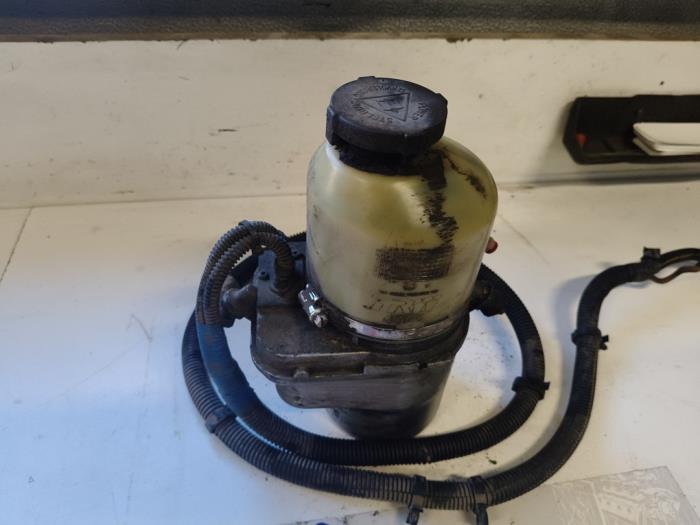Stuurbekrachtiging Pomp van een Opel Meriva 1.3 CDTI 16V 2012