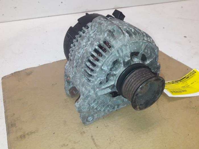 Gebruikte Dynamo Volkswagen Vento (1H2) 1.6 i Prijs op aanvraag aangeboden door Autodemontage Joko B.V.