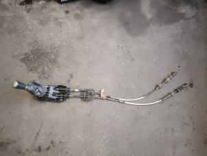 Gebruikte Versnellingsbak Bedieningskabel Toyota Yaris (P1) 1.3 16V VVT-i Prijs op aanvraag aangeboden door Autodemontage Joko B.V.