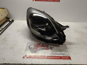 Nieuwe Koplamp rechts Ford Puma 1.0 EcoBoost 12V Prijs op aanvraag aangeboden door Autodemontage Joko B.V.