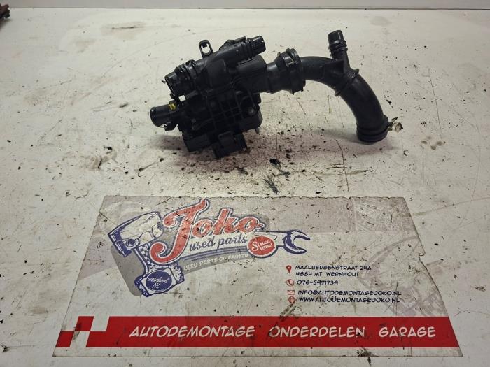 Gebruikte Thermostaathuis Opel Combo Cargo 1.5 CDTI 100 Prijs op aanvraag aangeboden door Autodemontage Joko B.V.