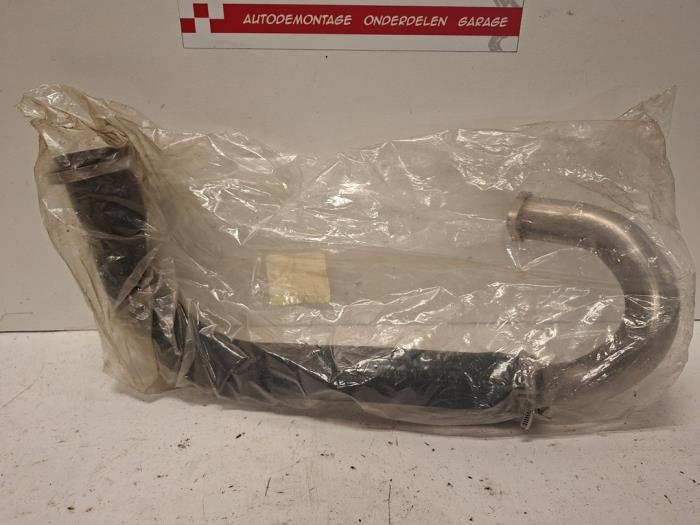 Intercooler Slang van een Opel Zafira (M75) 1.7 CDTi 16V 2008