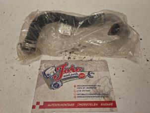 Intercooler Slang van een Opel Zafira (M75) 1.7 CDTi 16V 2008
