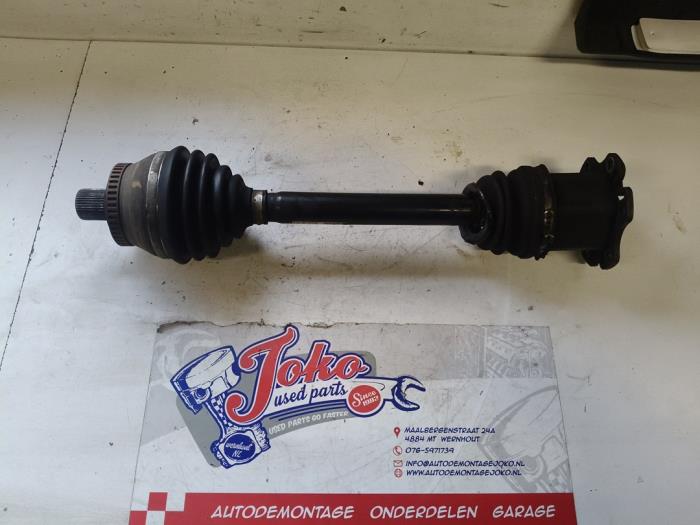 Gebruikte Aandrijfas rechts-voor Audi A4 Avant (B7) 1.8 T 20V Prijs op aanvraag aangeboden door Autodemontage Joko B.V.