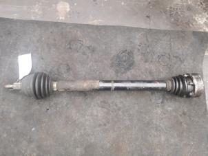 Gebruikte Aandrijfas rechts-voor Volkswagen Golf III (1H1) 2.8 VR6 Prijs op aanvraag aangeboden door Autodemontage Joko B.V.