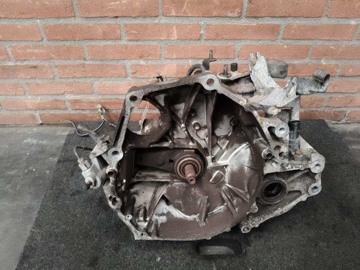 Gebruikte Versnellingsbak Honda FR-V (BE) 1.7 16V Prijs op aanvraag aangeboden door Autodemontage Joko B.V.