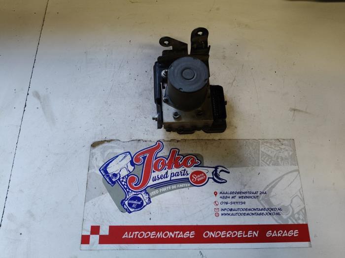 Gebruikte ABS Pomp Mercedes Sprinter 5t (906) 519 CDI,BlueTEC V6 24V Prijs op aanvraag aangeboden door Autodemontage Joko B.V.