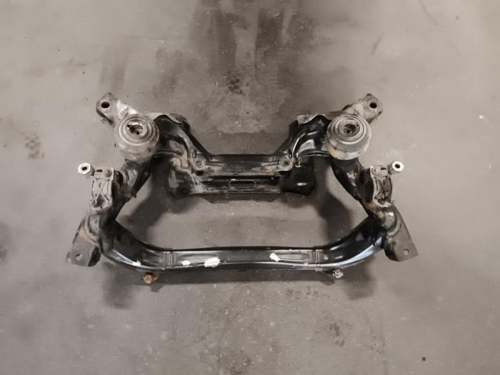 Gebruikte Subframe Mercedes E (W211) 2.6 E-240 V6 18V Prijs op aanvraag aangeboden door Autodemontage Joko B.V.