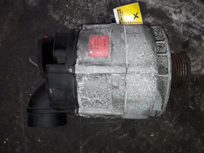 Gebruikte Alternator BMW 3 serie (E36/4) 320i 24V Prijs op aanvraag aangeboden door Autodemontage Joko B.V.