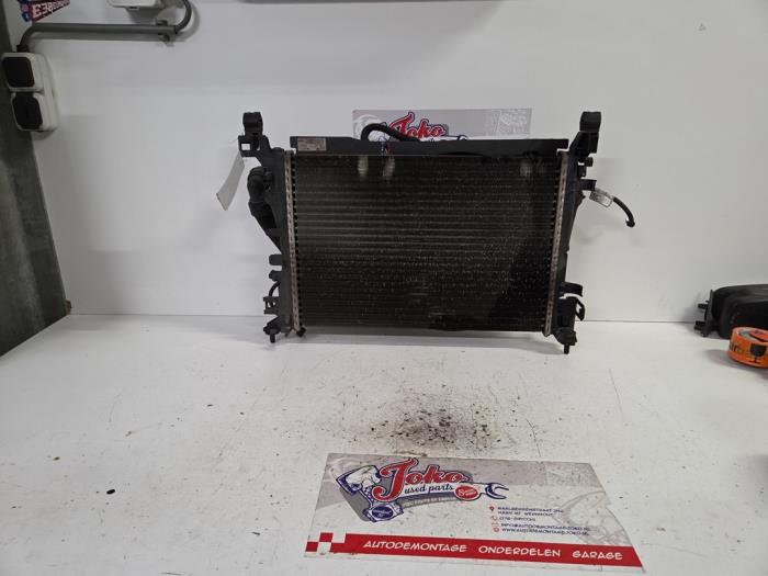 Gebruikte Radiateur Opel Corsa D 1.2 16V Prijs op aanvraag aangeboden door Autodemontage Joko B.V.