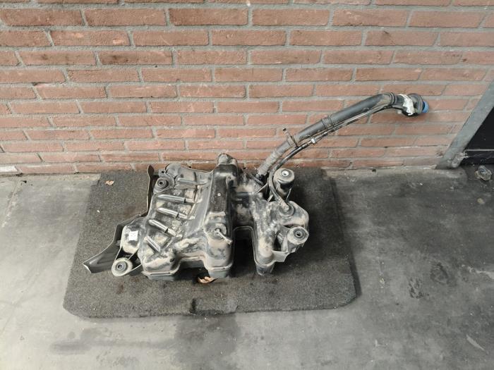 Gebruikte Ureumreservoir Renault Kadjar (RFEH) 1.5 Blue dCi Prijs op aanvraag aangeboden door Autodemontage Joko B.V.