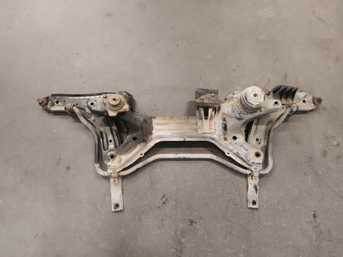 Gebruikte Subframe Volkswagen Golf III Cabrio Restyling (1E7) 2.0 Prijs op aanvraag aangeboden door Autodemontage Joko B.V.