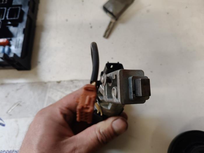 Computer Body Control van een Peugeot 307 (3A/C/D) 1.6 16V 2007