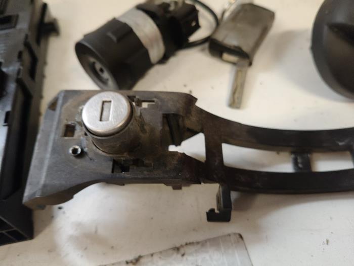 Computer Body Control van een Peugeot 307 (3A/C/D) 1.6 16V 2007