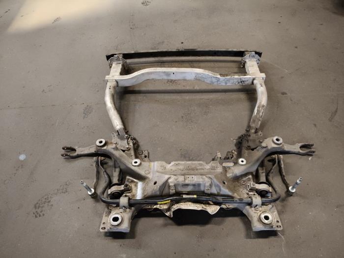 Gebruikte Subframe Peugeot 407 (6D) 1.8 16V Prijs op aanvraag aangeboden door Autodemontage Joko B.V.
