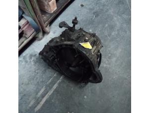 Gebruikte Versnellingsbak Fiat Ducato (230/231/232) 1.9 D Prijs op aanvraag aangeboden door Autodemontage Joko B.V.