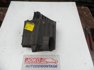 Gebruikte Luchtfilterhuis Renault Espace (JK) 2.2 dCi 16V Prijs op aanvraag aangeboden door Autodemontage Joko B.V.
