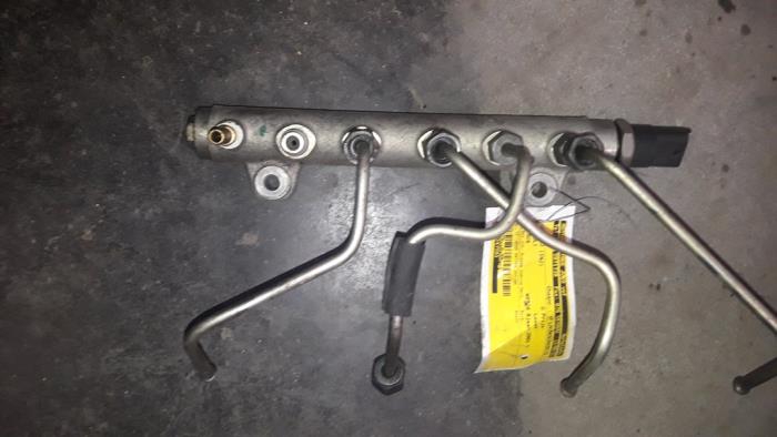 Gebruikte Common rail (Injectie) Renault Espace (JK) 2.2 dCi 16V Prijs op aanvraag aangeboden door Autodemontage Joko B.V.