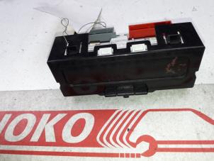 Gebruikte Display Interieur Renault Clio II (BB/CB) 1.4 16V Prijs op aanvraag aangeboden door Autodemontage Joko B.V.